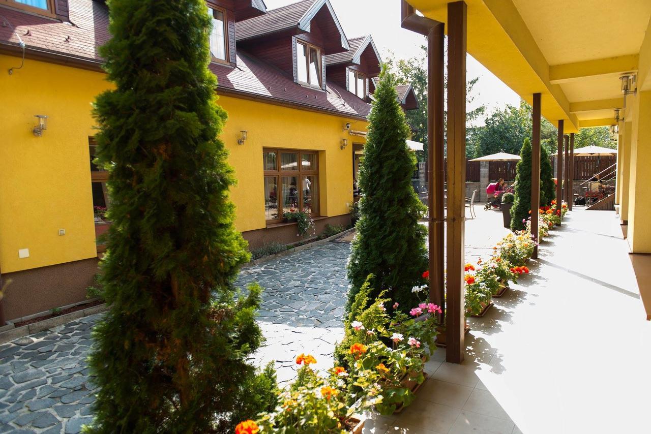 Hotel Clavis Lučenec Exterior foto